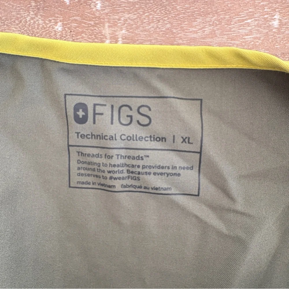 NWT FIGS Mens Scrub Set Chisec Top and Tansen Jogger Pants XL Moss Green